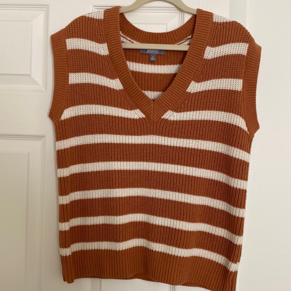 Caramel and beige striped sweater vest size medium
